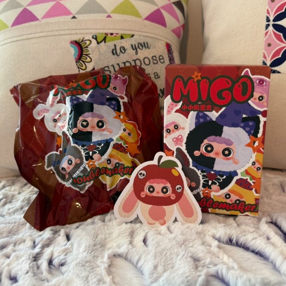 Migo Little Troublemaker Series Plush Pendant Blind - Poison Apple